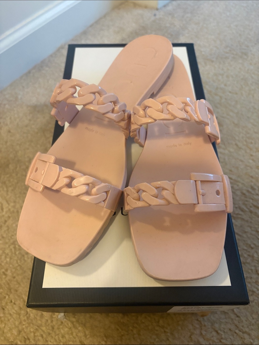 Gucci Women’s Blush Pink Chain-Link Buckle Slide Sandals - Picture 2 of 4